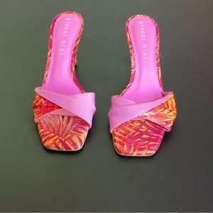 Pink/orange mule